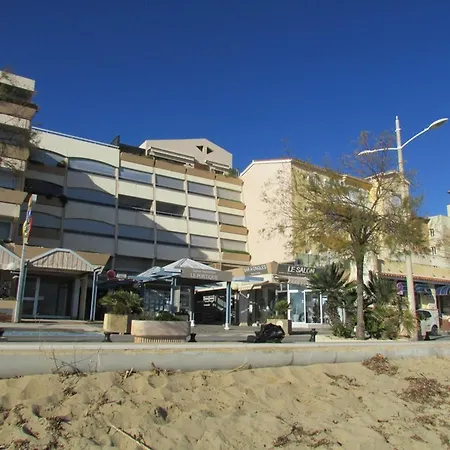 Face Avec Clim, Wifi, Parking Prive, Terrasse Ensoleillee - Fr-1-803-50 Apartment